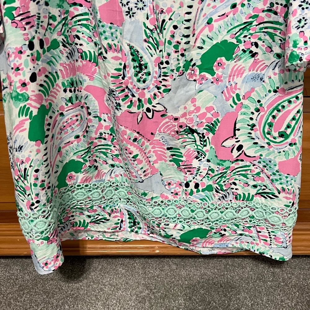 Women’s Crown & Ivy blouse - Picture 2 of 4